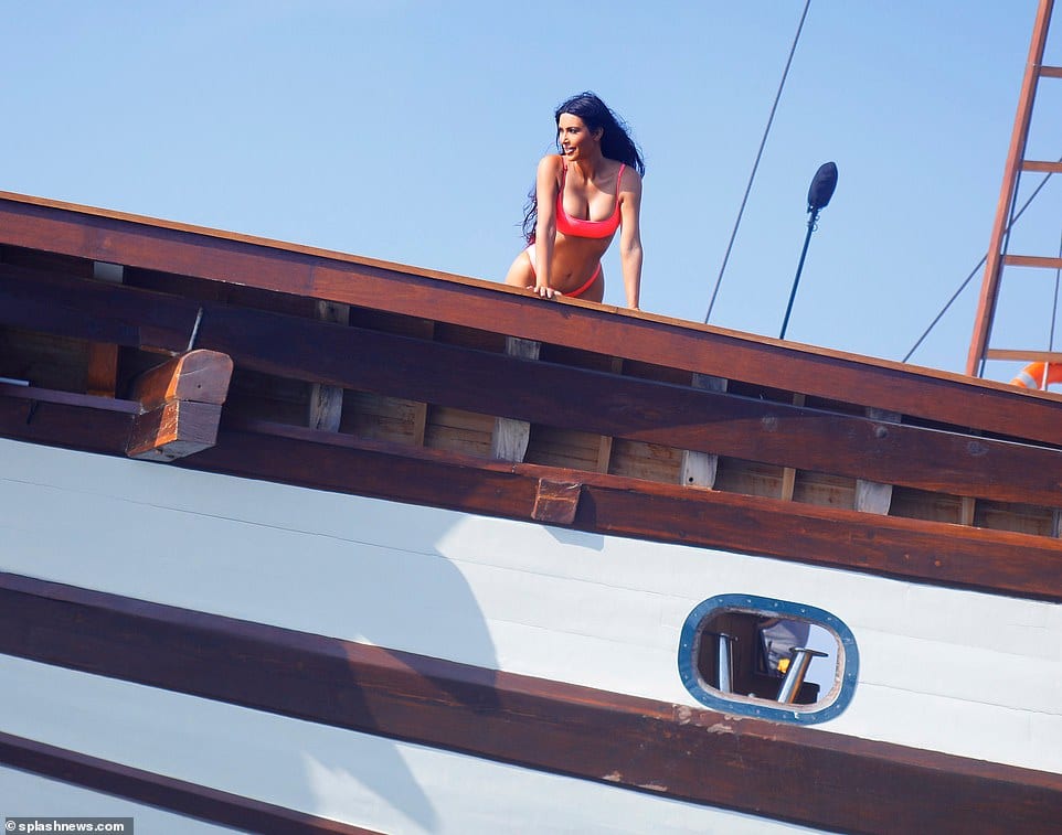 KUWTK Keeping up with the Kardashians Kim Kardashian in Indonesia Prana yacht