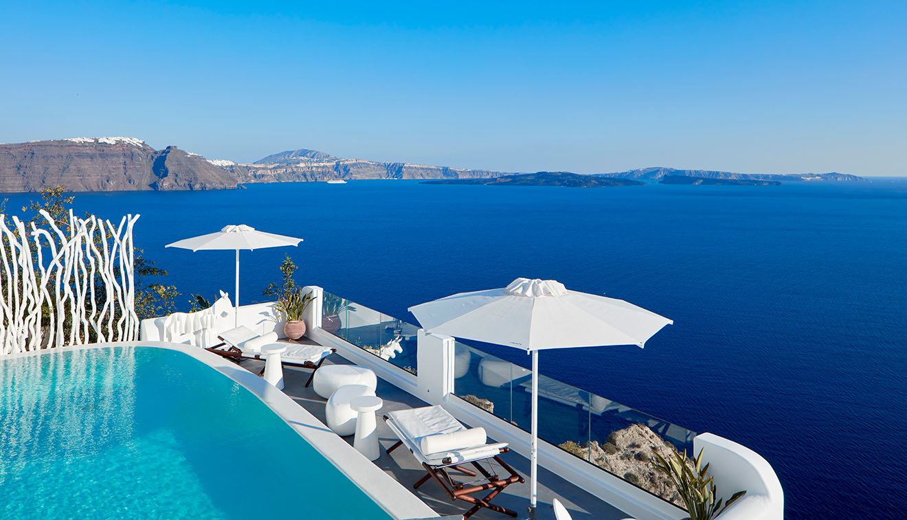 visit Santorini Island and her luxury hotels