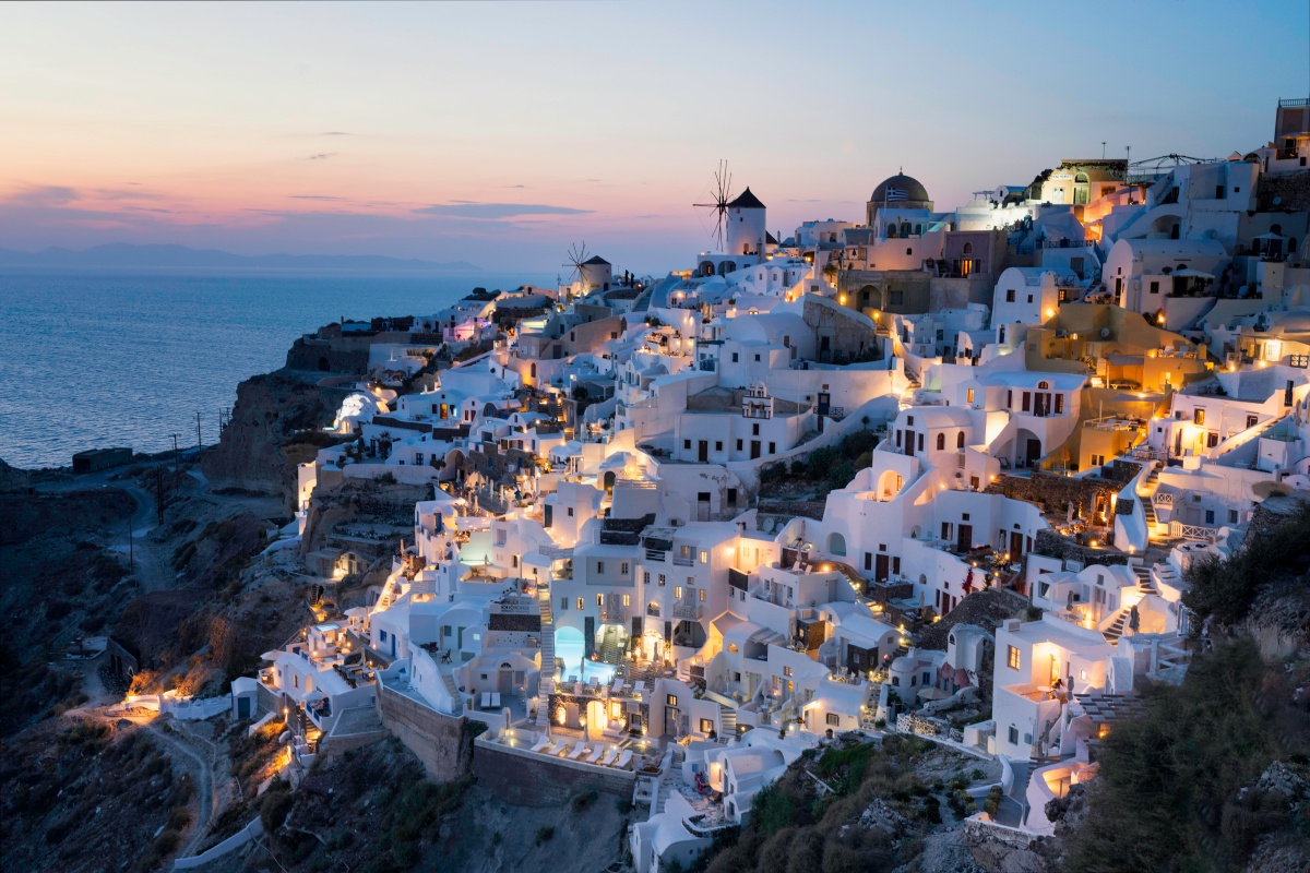 visit Santorini Island and her luxury hotels and restaurants with Luxury Travel