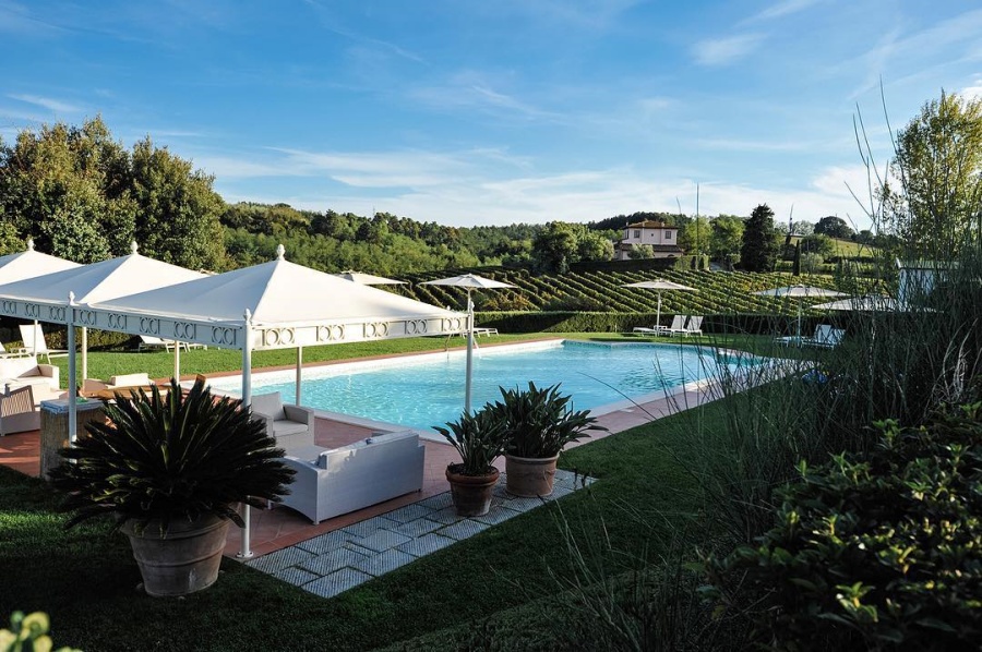 Pool among the vineyards of Italy