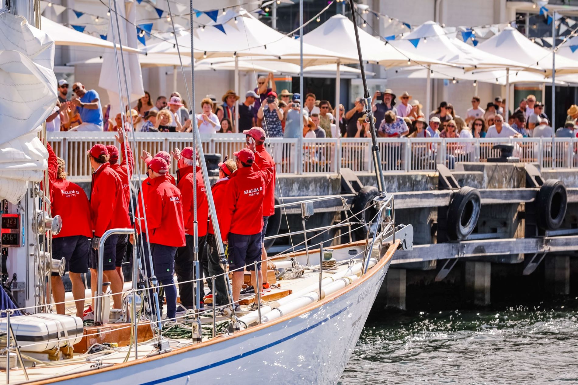 Spectators watching Sydney Hobart Yacht Race